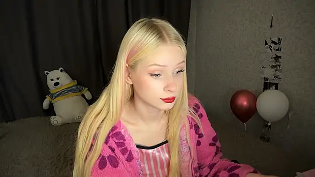 Snapshot of lisa_barbie chatting on December 23, 2024, 4:12 am lisa barbie online show from December 23, 2024, 4:12 am