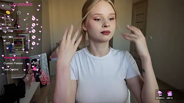 Snapshot of lisa_barbie chatting on September 9, 2025, 2:15 pm lisa barbie online show from September 9, 2025, 2:15 pm