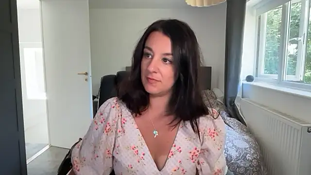 Snapshot of flatwhite0 chatting on July 29, 2026, 1:32 pm flatwhite0 online show from July 29, 2026, 1:32 pm
