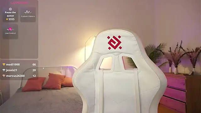 Snapshot of tender_babyy chatting on March 14, 2025, 4:40 pm tender babyy online show from March 14, 2025, 4:40 pm