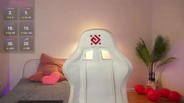 Snapshot of tender_babyy chatting on March 6, 2025, 11:36 am tender babyy online show from March 6, 2025, 11:36 am