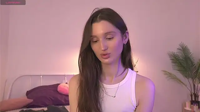 Snapshot of tender_babyy chatting on September 11, 2025, 12:49 pm tender babyy online show from September 11, 2025, 12:49 pm