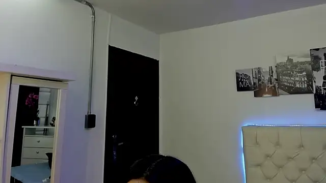 Amy Kiitty  online show from September 20, 2025, 8:25 pm