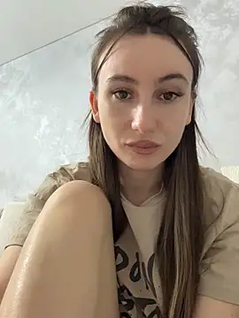 viviandaimond1 online show from November 17, 2025, 7:29 pm