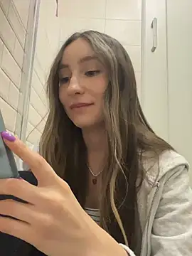 viviandaimond1 online show from February 24, 2025, 8:14 pm