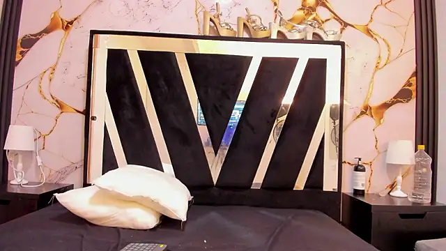 KarinaSimonz online show from February 10, 2026, 7:24 pm