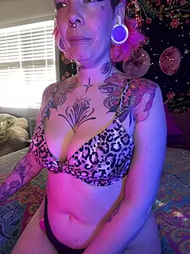 Snapshot of GoldieBakeman chatting on February 7, 2025, 5:07 pm GoldieBakeman online show from February 7, 2025, 5:07 pm