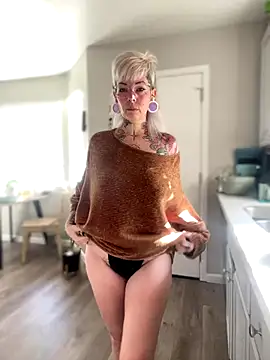 GoldieBakeman online show from December 15, 2025, 5:08 pm