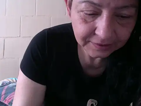 straichathot 08 online show from November 12, 2025, 3:05 pm