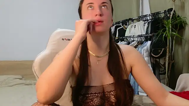 Lorennameliyy online show from March 10, 2025, 8:12 pm