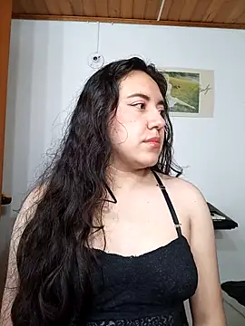 Snapshot of Emi_chik chatting on January 14, 2026, 10:41 am Emi chik online show from January 14, 2026, 10:41 am