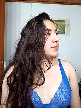 Emi chik online show from October 24, 2025, 11:09 am