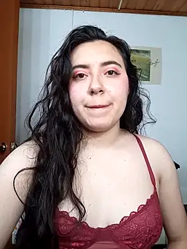 Snapshot of Emi_chik chatting on December 20, 2025, 10:40 am Emi chik online show from December 20, 2025, 10:40 am