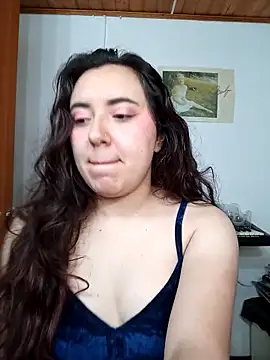 Emi chik online show from September 19, 2025, 10:41 am