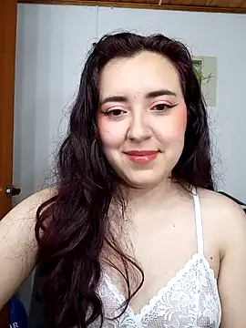 Emi chik online show from January 18, 2025, 10:39 am