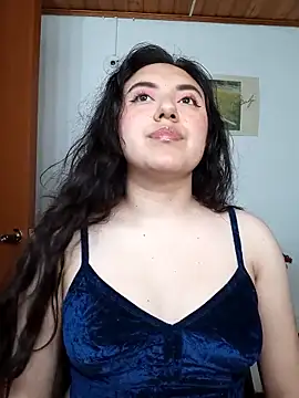 Snapshot of Emi_chik chatting on January 7, 2026, 11:04 am Emi chik online show from January 7, 2026, 11:04 am