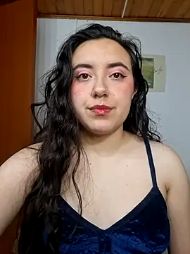 Snapshot of Emi_chik chatting on February 25, 2026, 12:16 pm Emi chik online show from February 25, 2026, 12:16 pm