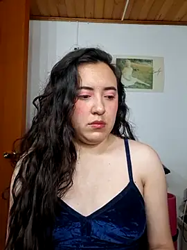 Emi chik online show from April 8, 2026, 11:12 am