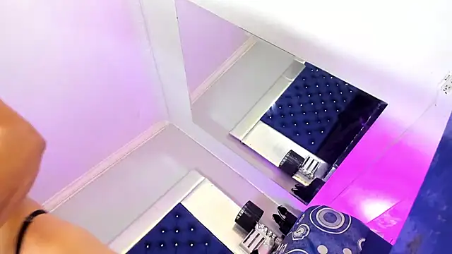 Snapshot of Eyleen_Santos chatting on November 27, 2025, 7:25 pm Eyleen Santos online show from November 27, 2025, 7:25 pm