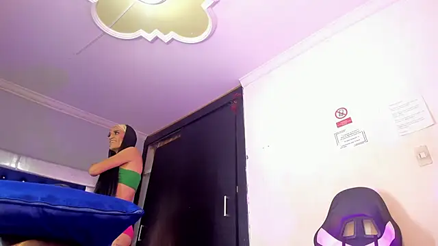 Snapshot of Eyleen_Santos chatting on February 10, 2026, 7:46 pm Eyleen Santos online show from February 10, 2026, 7:46 pm