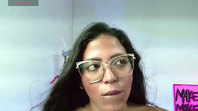 Snapshot of Megaan_Greey chatting on November 23, 2025, 9:25 pm Megaan Greey online show from November 23, 2025, 9:25 pm