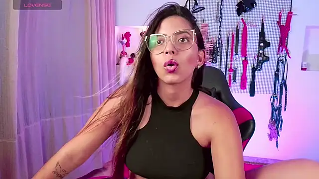 Snapshot of Megaan_Greey chatting on September 23, 2025, 10:06 pm Megaan Greey online show from September 23, 2025, 10:06 pm