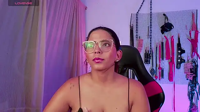 Snapshot of Megaan_Greey chatting on October 5, 2025, 10:22 pm Megaan Greey online show from October 5, 2025, 10:22 pm