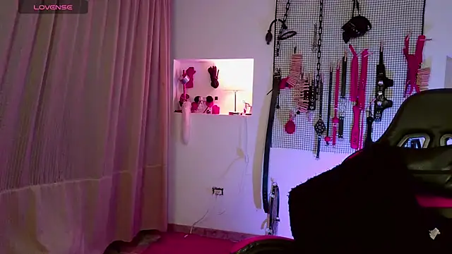 Snapshot of Megaan_Greey chatting on September 20, 2025, 11:10 pm Megaan Greey online show from September 20, 2025, 11:10 pm