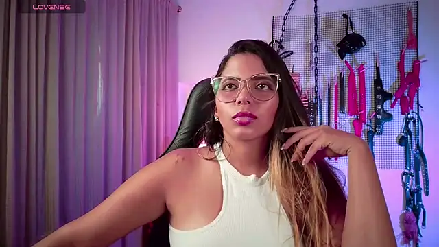 Snapshot of Megaan_Greey chatting on September 9, 2025, 8:29 pm Megaan Greey online show from September 9, 2025, 8:29 pm