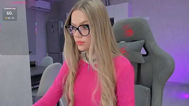 Marta May  online show from April 1, 2026, 12:06 pm