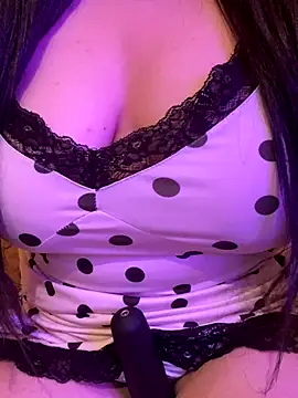 Cameelia online show from November 22, 2025, 7:13 pm