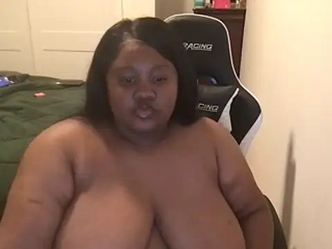 explosivekitty69 online show from November 4, 2025, 6:28 am