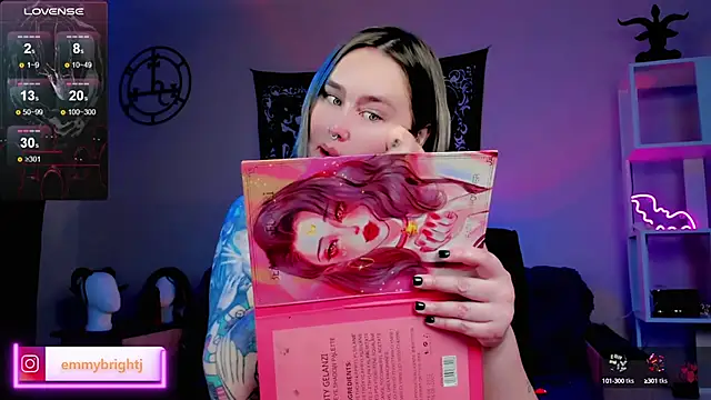 Snapshot of Emmybrightj_ chatting on March 18, 2025, 12:40 am Emmybrightj online show from March 18, 2025, 12:40 am