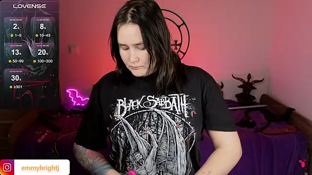 Emmybrightj  online show from December 15, 2025, 1:33 am