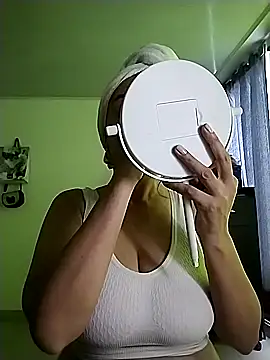 hailey85 online show from November 2, 2025, 7:52 pm