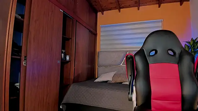 maximusclark1 online show from March 17, 2026, 1:30 am