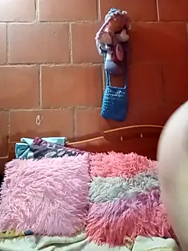 Snapshot of Rachhelle__ chatting on January 28, 2025, 1:39 am Rachhelle online show from January 28, 2025, 1:39 am