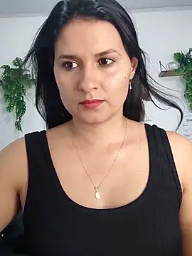 Snapshot of elena_jonees chatting on September 29, 2025, 7:08 pm elena jonees online show from September 29, 2025, 7:08 pm
