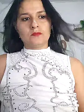 Snapshot of elena_jonees chatting on October 1, 2025, 8:24 pm elena jonees online show from October 1, 2025, 8:24 pm