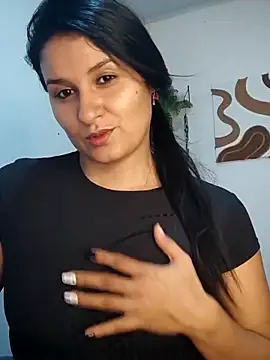 Snapshot of elena_jonees chatting on November 6, 2025, 8:24 pm elena jonees online show from November 6, 2025, 8:24 pm