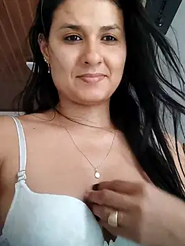 Snapshot of elena_jonees chatting on March 3, 2025, 6:35 pm elena jonees online show from March 3, 2025, 6:35 pm