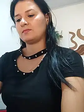 Snapshot of elena_jonees chatting on October 18, 2025, 2:52 pm elena jonees online show from October 18, 2025, 2:52 pm