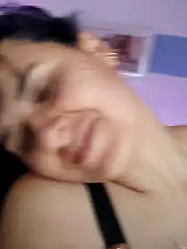 Snapshot of elena_jonees chatting on February 6, 2025, 6:46 pm elena jonees online show from February 6, 2025, 6:46 pm