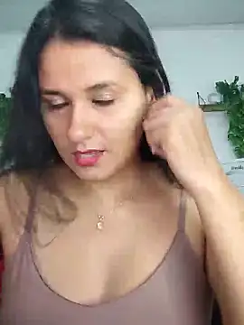 Snapshot of elena_jonees chatting on September 27, 2025, 3:07 pm elena jonees online show from September 27, 2025, 3:07 pm
