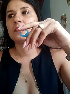 Snapshot of elena_jonees chatting on February 21, 2025, 6:48 pm elena jonees online show from February 21, 2025, 6:48 pm