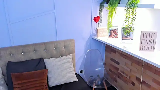 nathalie rossel online show from November 4, 2025, 7:17 pm