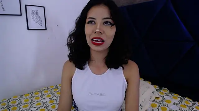 Snapshot of Akane_Uwu chatting on October 8, 2025, 4:08 pm Akane Uwu online show from October 8, 2025, 4:08 pm