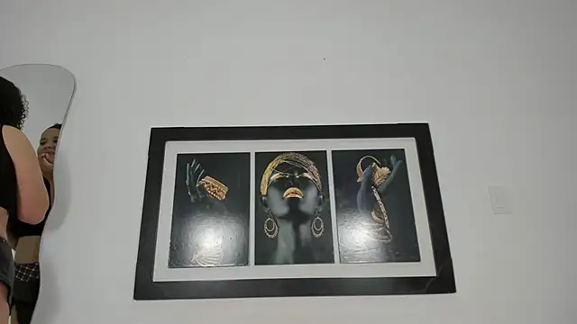 Snapshot of zoee_lovv chatting on November 22, 2025, 3:05 am zoee lovv online show from November 22, 2025, 3:05 am