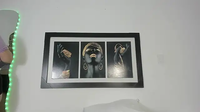 Snapshot of zoee_lovv chatting on September 19, 2025, 3:10 am zoee lovv online show from September 19, 2025, 3:10 am