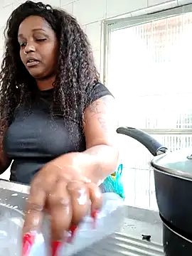 annybarros21 online show from May 7, 2026, 11:57 am